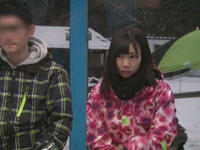 越後湯沢のスキー場で見つけたカップルをＭミラー号へ連れてきて、相互マッサージから生ハメまで……！